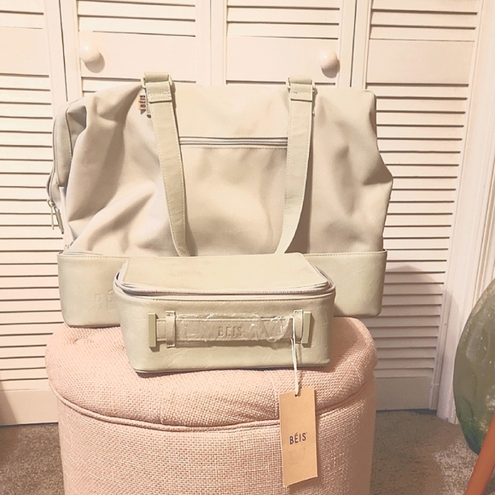 BEIS Matcha Large Weekender And Cosmetic Case